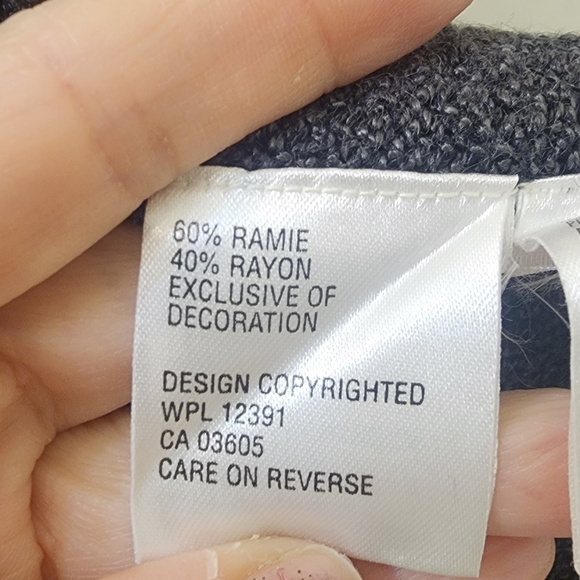 Portraits By Northern Isles Women's Gray Cardigan with Floral Accents, Size M. - Picture 3 of 8